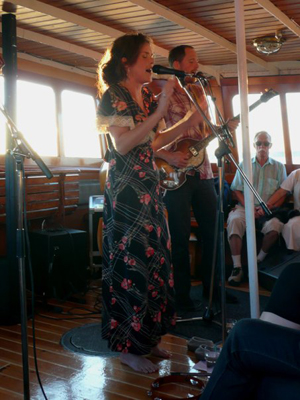 Rebecka Törnqvist uppträdde ombord