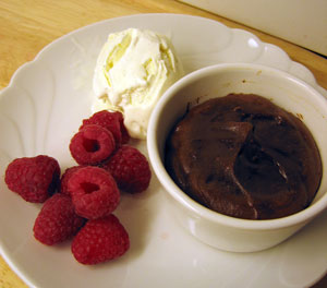 Chokladfondant med hallon och vaniljglass