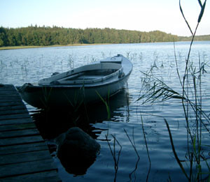 Ytterligare en vy över sjön i skymningen