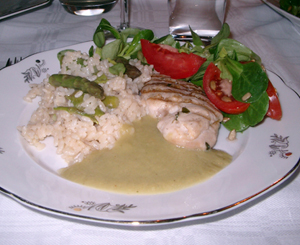 Chilimarinerad kyckling, risotto med sparris och sparrissås