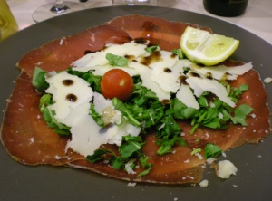 Bresaola, rucola, parmesan och balsamico