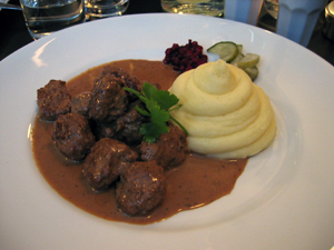 Finfina köttbullar med potatispuré