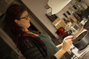 Helena fixar såsen